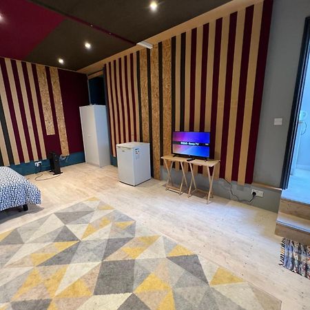 בורהמווד Newly Built Large Garden Ensuite Guest Studio מראה חיצוני תמונה