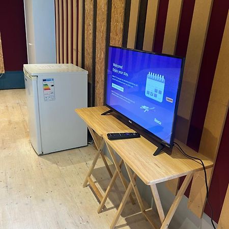 בורהמווד Newly Built Large Garden Ensuite Guest Studio מראה חיצוני תמונה