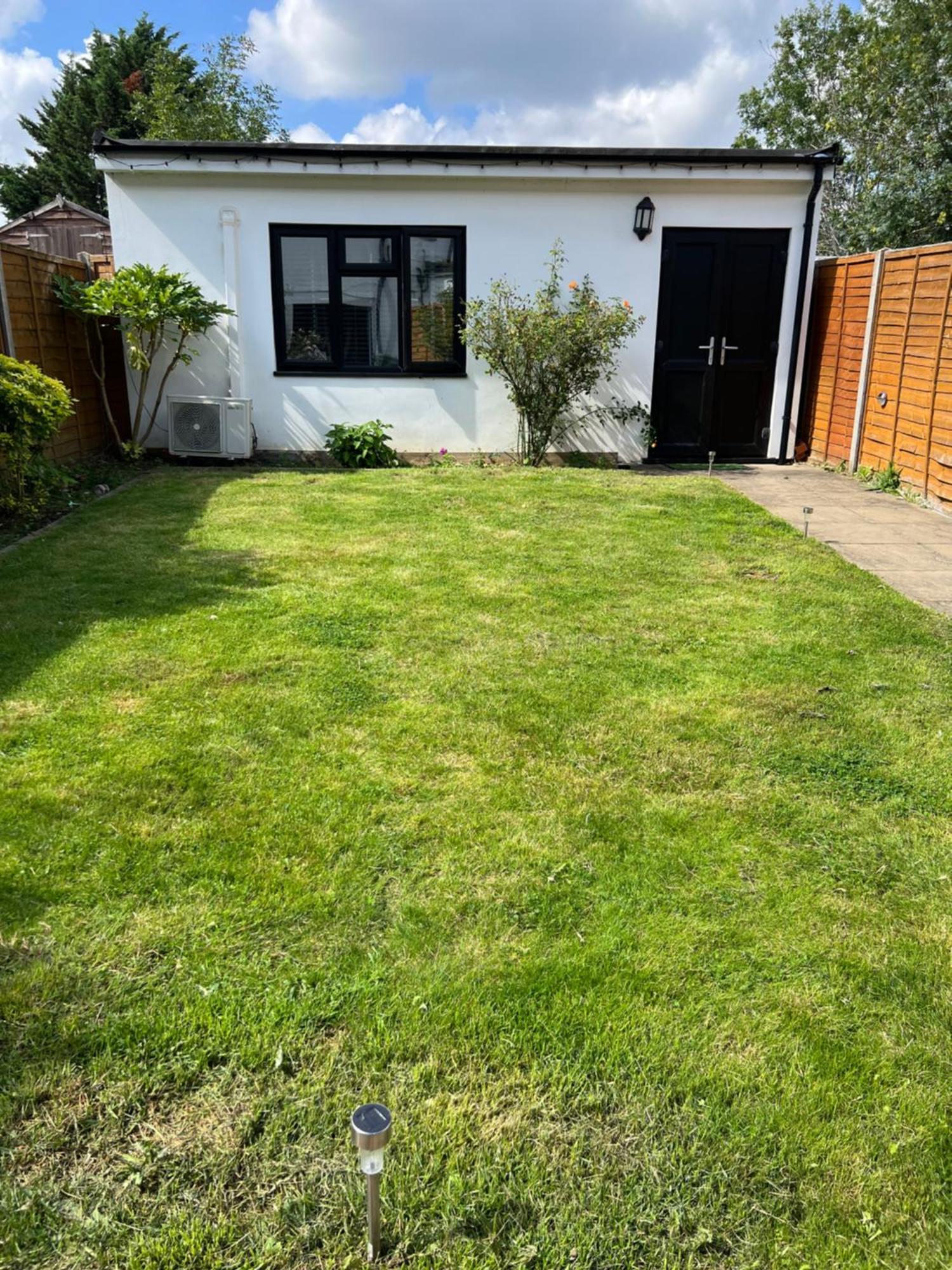 בורהמווד Newly Built Large Garden Ensuite Guest Studio מראה חיצוני תמונה